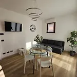 Residenza Redipuglia Free Private Parking And Air Conditioning Verbania
