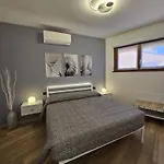Residenza Redipuglia Free Private Parking And Air Conditioning * Verbania