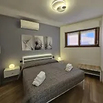 Residenza Redipuglia Free Private Parking And Air Conditioning Apartment