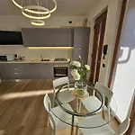 Residenza Redipuglia Free Private Parking And Air Conditioning Apartment *