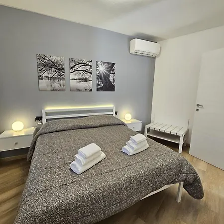 Residenza Redipuglia Free Private Parking And Air Conditioning Apartment