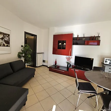 Residenza Redipuglia Free Private Parking And Air Conditioning Verbania